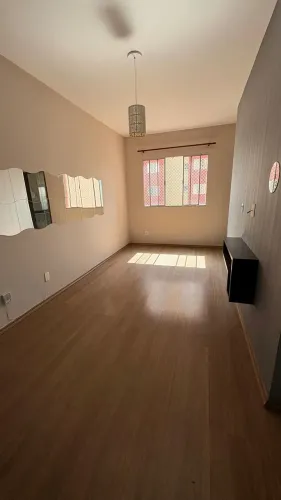 Condomínio Espanha 1 - Apartamento Amplo com 60m² e Elevador para Locação em Mogi das Cruz