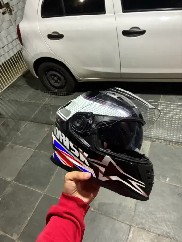 Capacete Norisk Reino Unido