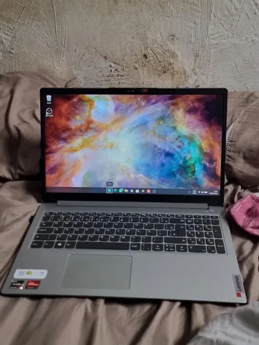 Notebook Lenovo Ryzen 5 7520u<br>8gb ddr5<br>Ssd 500gb <br>Impecável <br>Bateria Original 100%<br>Carrega