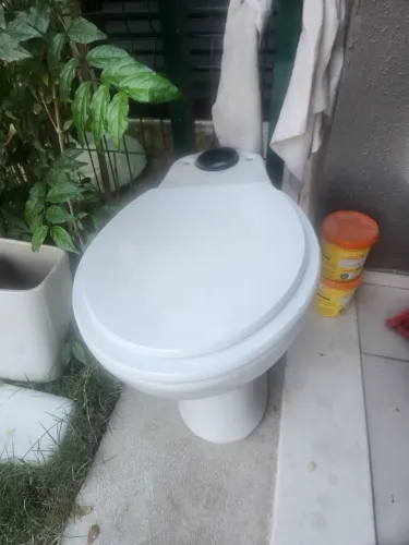 Vaso sanitário com cx descarga acoplada Deca