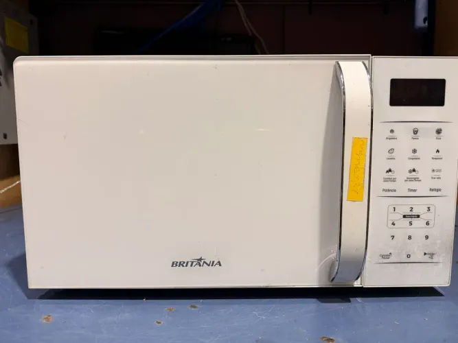 Microondas Britania