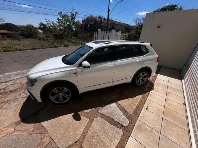 Volkswagen Tiguan Allspac R-line 350 TSI 2.0 4X4 2019