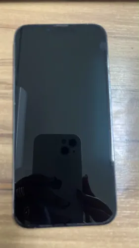Vendo 13 pro Max , o fundo está trincado a tela nunca foi trocada, 128gb 