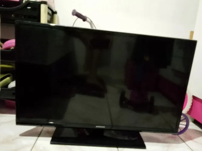 Vende - se a televisão 