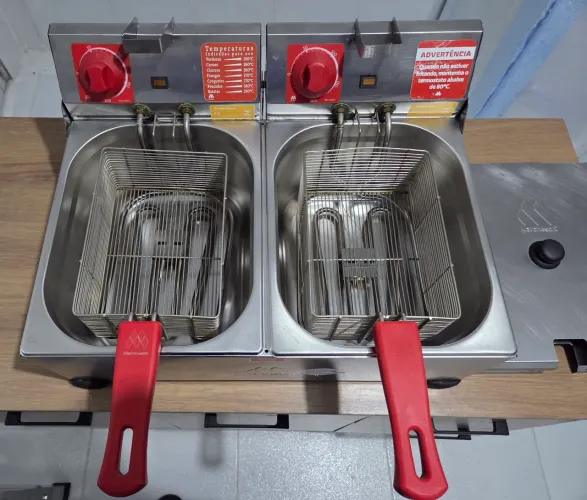 Fritadeira Elétrica Industrial 12L/2 Cubas/ 127V