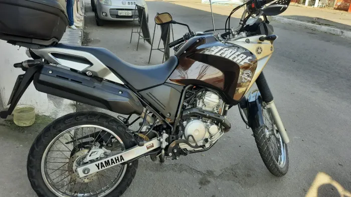 VENDO TENERE 250 ANO 2017