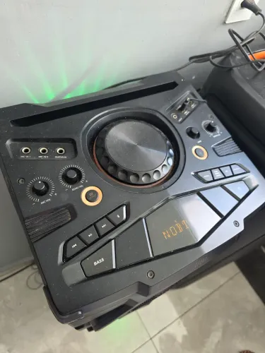 Vende caixa de som jbl 
