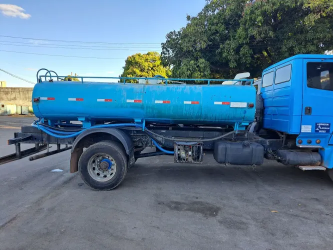 Vendo caminhão