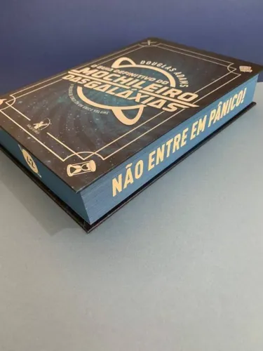 O guia definitivo do mochileiro das galáxias - Livro