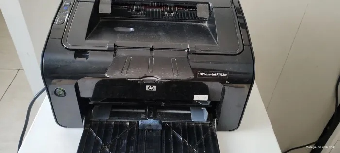 Hp laserjet p1102w semi nova