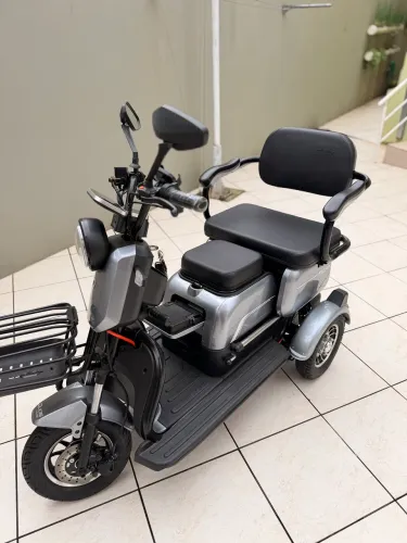 Triciclo DUOS Fênix 750W - Sem CNH - 1, 2 ou 3 Lugares