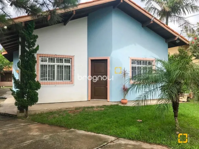 CASA RESIDENCIAL EM TERRRENO DE 465m - MOBILIADO -BAIRRO CAMPECHE -FLORIANÓPOLIS SC