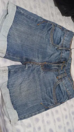 Bermuda jeans azul Usada. Tamanho 10
