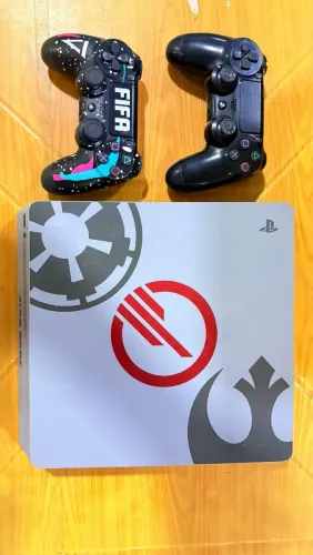 Ps4 slim 1TB Edição limitada star wars