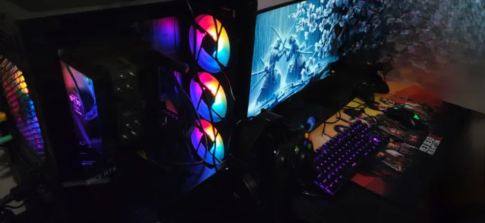 PC Gamer Ryzen 5 5600 + RTX 3060 Ti Galax (Rara) + 16GB RAM + SSDs 2TB - B550 AORUS ELITE