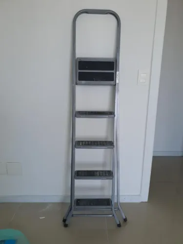 Escada metal