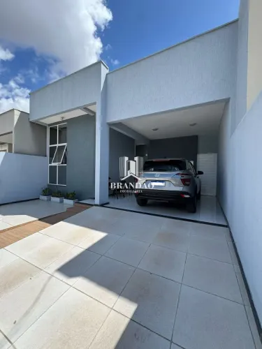 Casa disponível em condomínio fechado