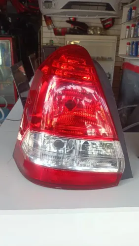Lanternas Toyota etyos
