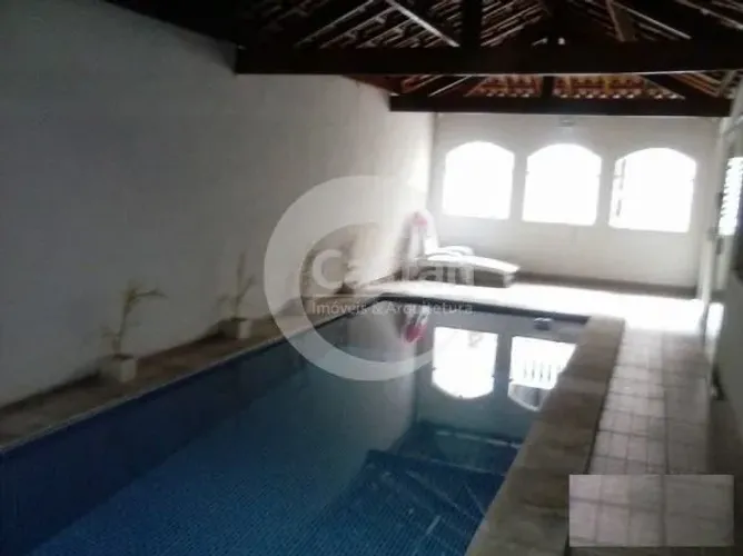 sobrado com piscina, 300 m², 4 dm, 5 wc, 2 vg.