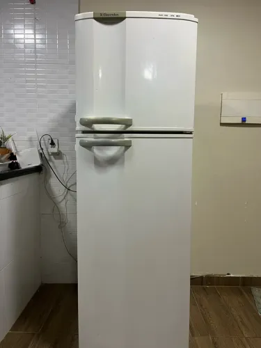 Geladeira Frost Free Electrolux