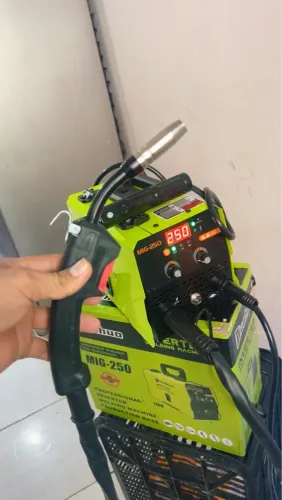 Máquina de solda MiG sem gás 