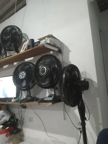 Vendo e conserto ventiladores.