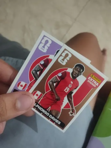 Vendo 2 Figurinhas Legend extra ticket