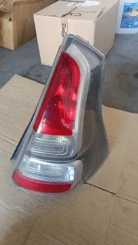 Lanterna traseira direita Sandero Stepway 12/14