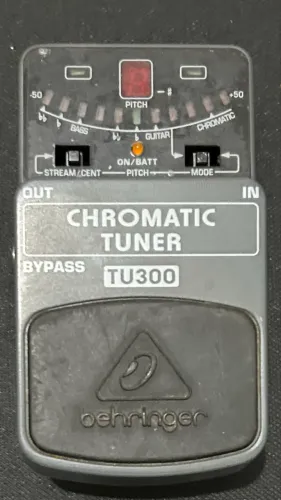 Pedal Afinador Behringer Chromatic Tuner TU300