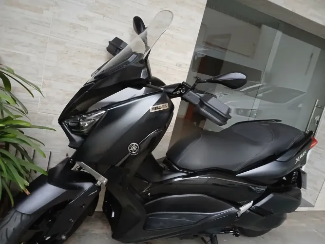 Xmax 250 2022 black edition