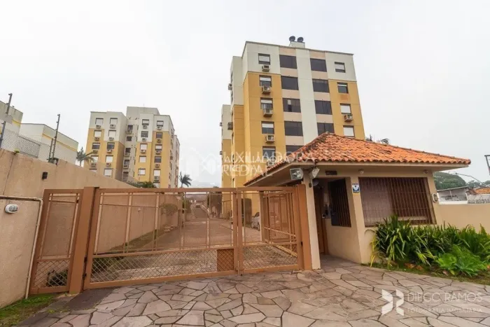 Apartamento com 2 quartos no bairro Cavalhada.