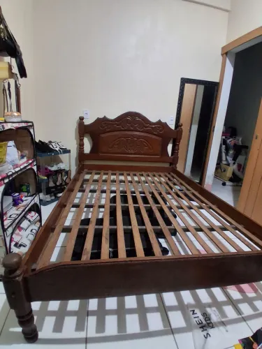 Vende_se cama de casal em Angelim
