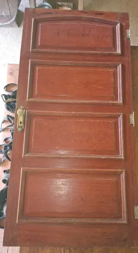 Porta de madeira de lei com Fechadura e Dobradiças em Bronze