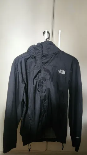The North Face HyVent Preta Importada
