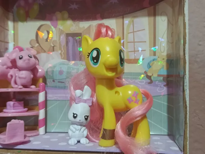 Coelho angel + Fluttershy reboot my little pony