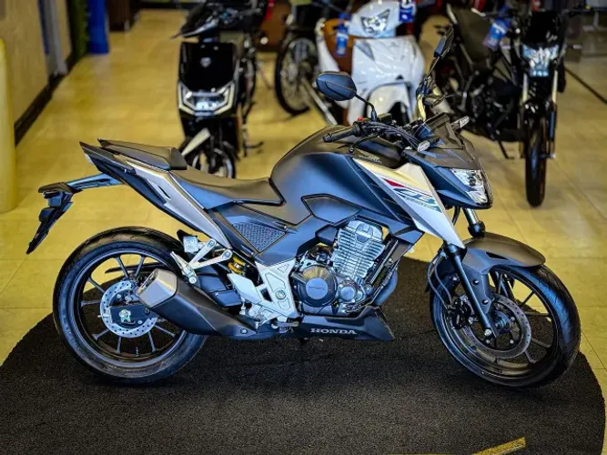 Honda CB 300F Twister 0km 2026