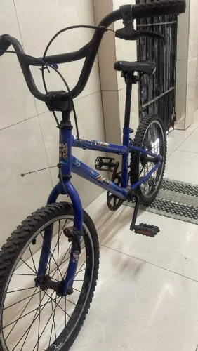 Bicicleta aro 20 semi-nova