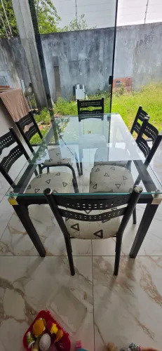 Mesa de vidro Excelente com 6 lugares