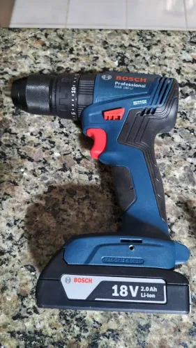 Parafusadeira Bosch 18 V 1 bateria e 1 Carregador