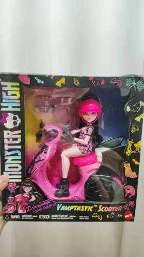 Monster High Draculaura Scooter Lacrada