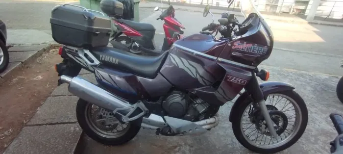 XTZ 750