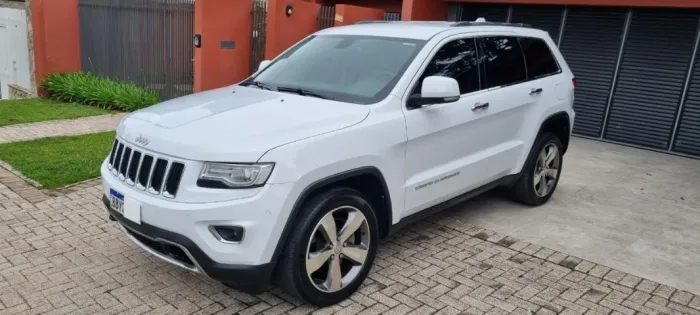 Jeep Grand Cherokee Limited 3.0 TB Dies. AUT 2015