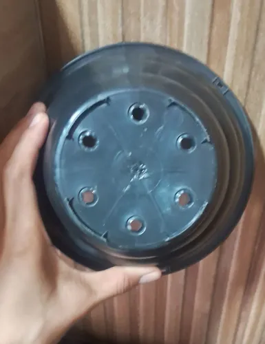 Vaso de plantar com gancho.