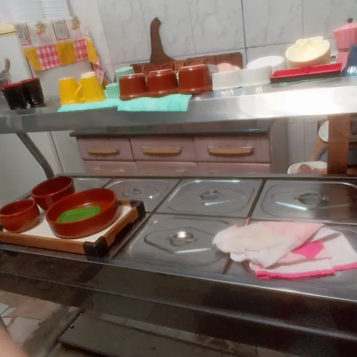 Buffet Frio com 8 cubas Inox.