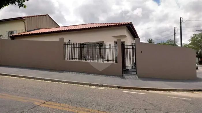 Casa Térrea no Jardim Simus a Venda