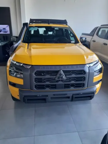NOVA TRITON SAVANA | AMARELO RALLY (Última Unidade No Estoque)