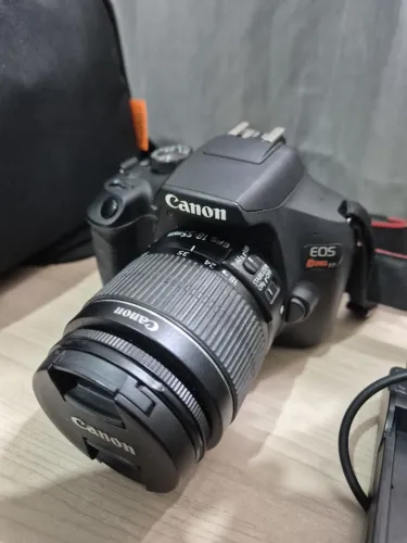 Canon Rebel T7