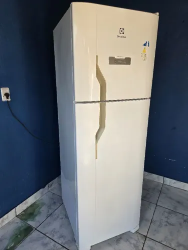 Vendo geladeira Electrolux