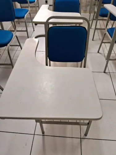 Cadeiras universitários 