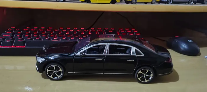 Miniatura Mercedes escala 1/24